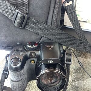 GE Black Digital Camera with Carrying Case
